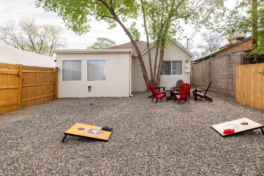 앨버커키 House With Great Beds, Full Kitchen, Fenced Yard 빌라 외부 사진