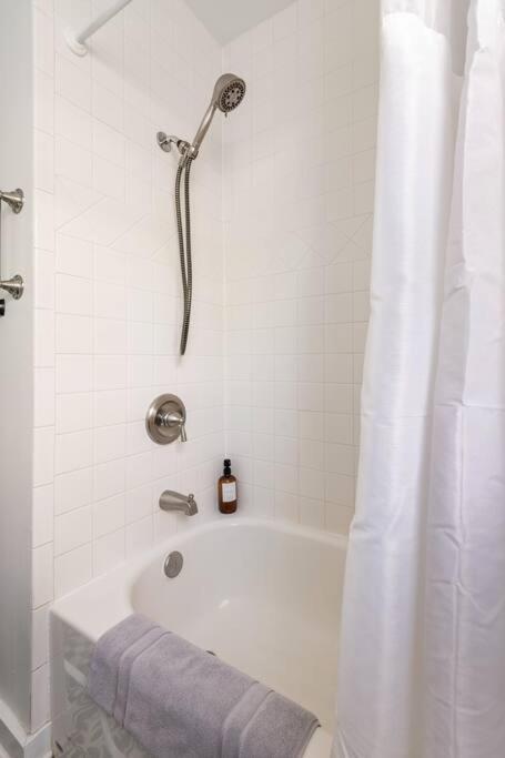앨버커키 House With Great Beds, Full Kitchen, Fenced Yard 빌라 외부 사진